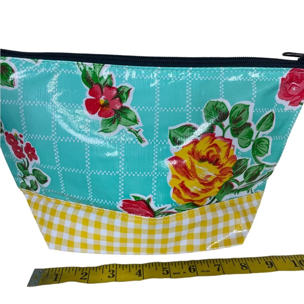 Rosegal Aqua Oilcloth Tote Bag with Cosmetic Bag NWOT